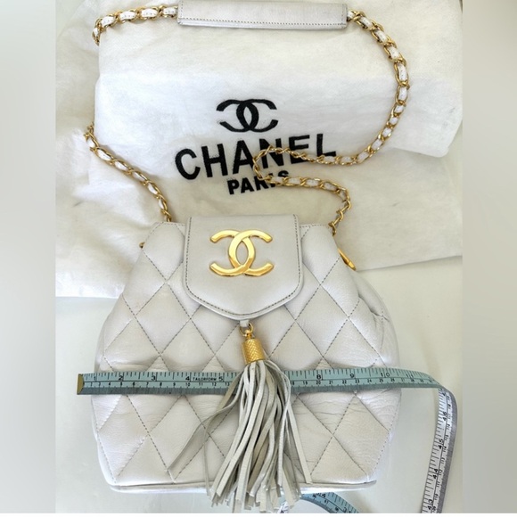 Designer White Quilted Leather Bag with Tassel & Gold Chain and Logo - Picture 6 of 8